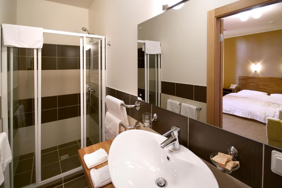 Viesnica Atputa Hotell Cēsis Exteriör bild